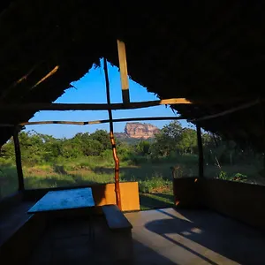 https://sigiriya-rock-gate-resort-new-town-road.kandyhotelsnow.com